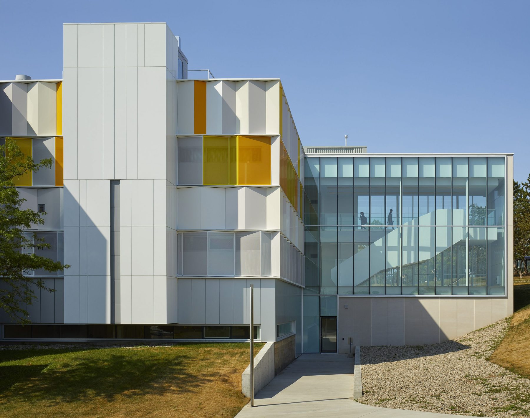 Alpolic Canada — Fleming College Peterborough faceted ACM façade