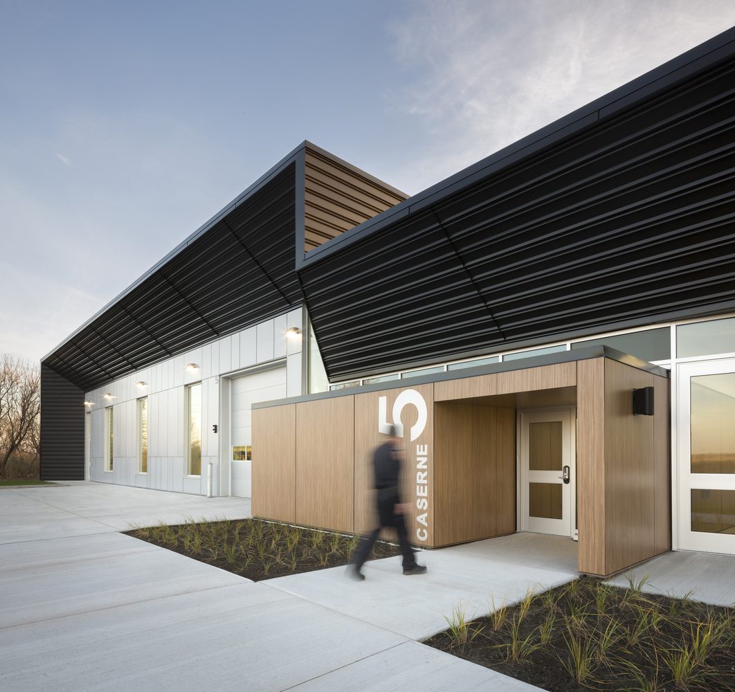 Caserne 5 fire station — Kalzip roof